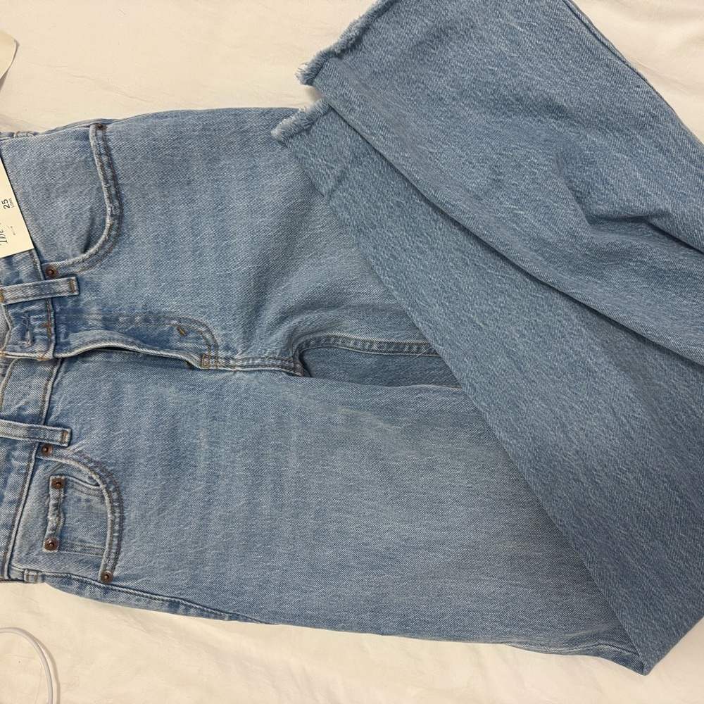 Abercrombie & Fitch The 90’s Straight Jeans
